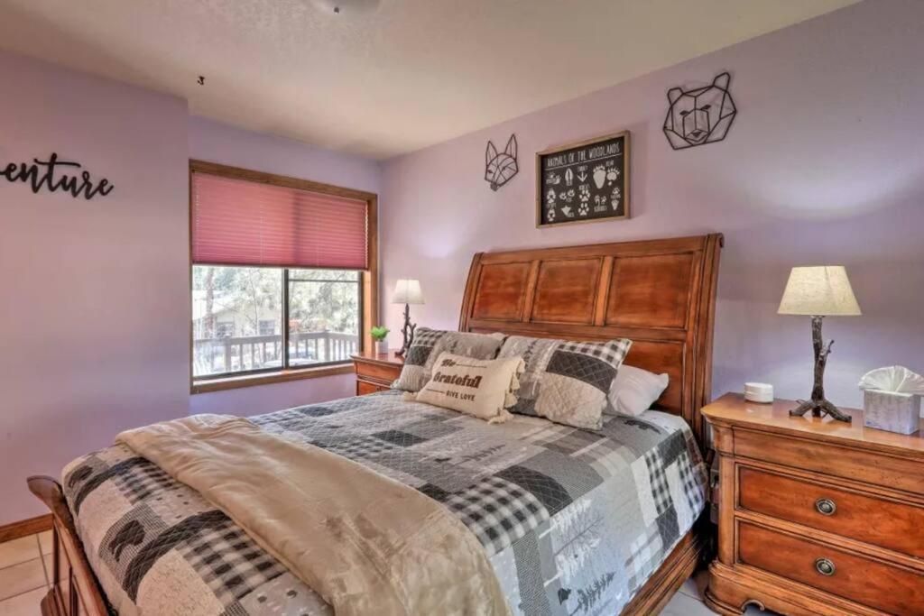 Kathys Cabin, King Bed, Hot Tub, Near-Nau & Downtown Attractions, Perfect Year-Round Mountain Getaway Flagstaff Esterno foto