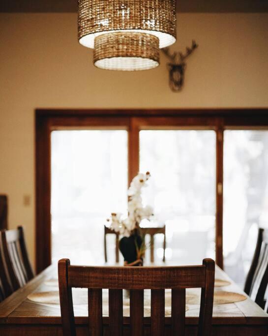 Kathys Cabin, King Bed, Hot Tub, Near-Nau & Downtown Attractions, Perfect Year-Round Mountain Getaway Flagstaff Esterno foto