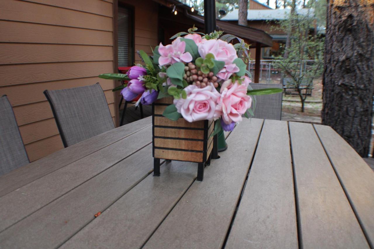 Kathys Cabin, King Bed, Hot Tub, Near-Nau & Downtown Attractions, Perfect Year-Round Mountain Getaway Flagstaff Esterno foto