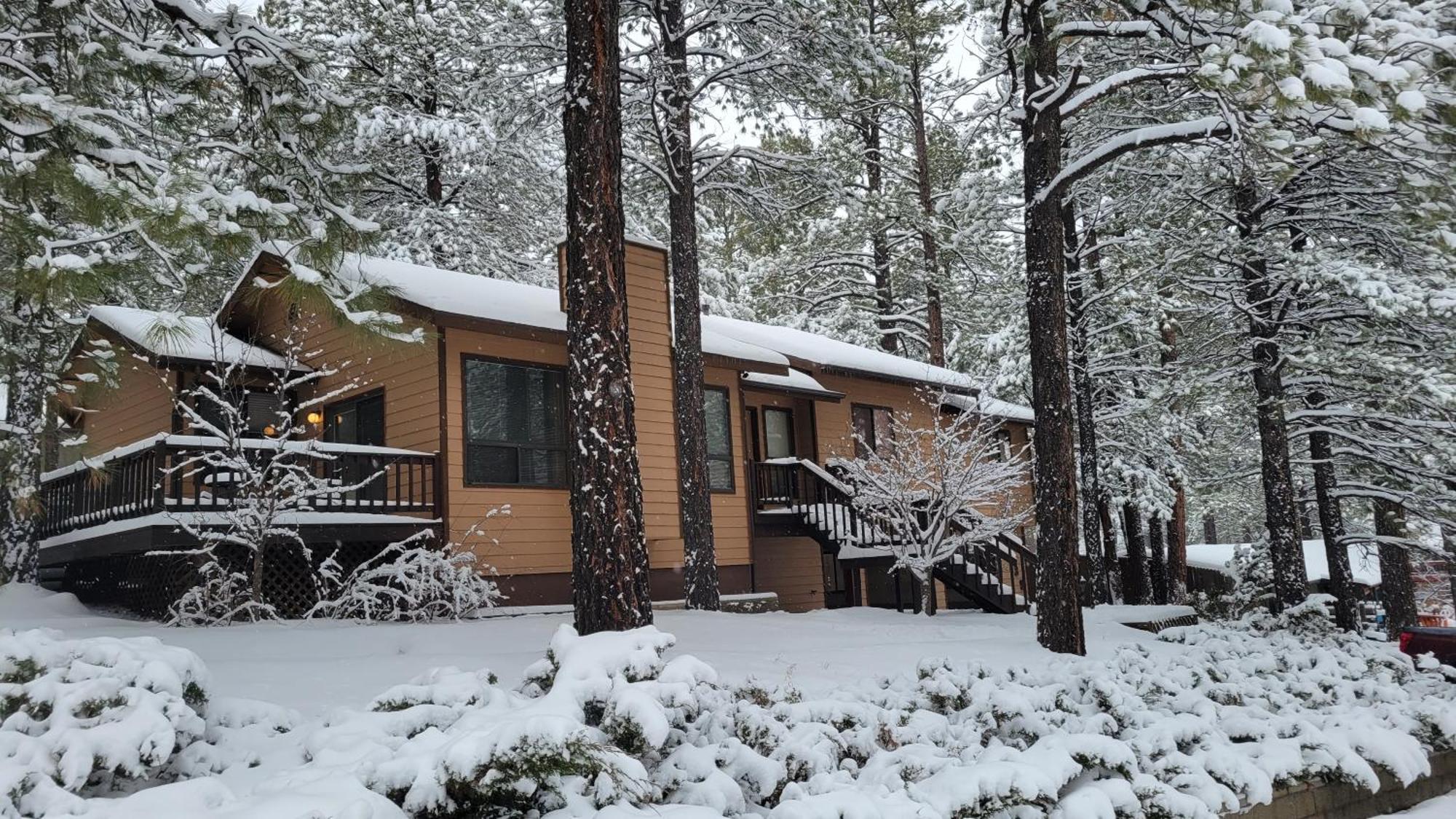 Kathys Cabin, King Bed, Hot Tub, Near-Nau & Downtown Attractions, Perfect Year-Round Mountain Getaway Flagstaff Esterno foto